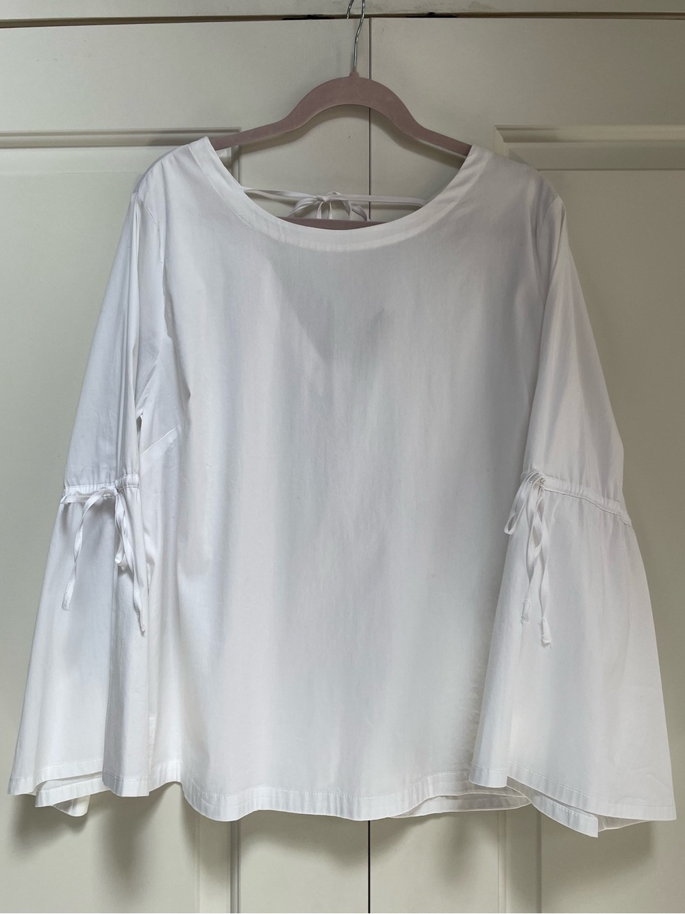 NWT Loft XL White Cotton Stretch Blend Bell Sleeve Bow Accents Rounded Hem Top